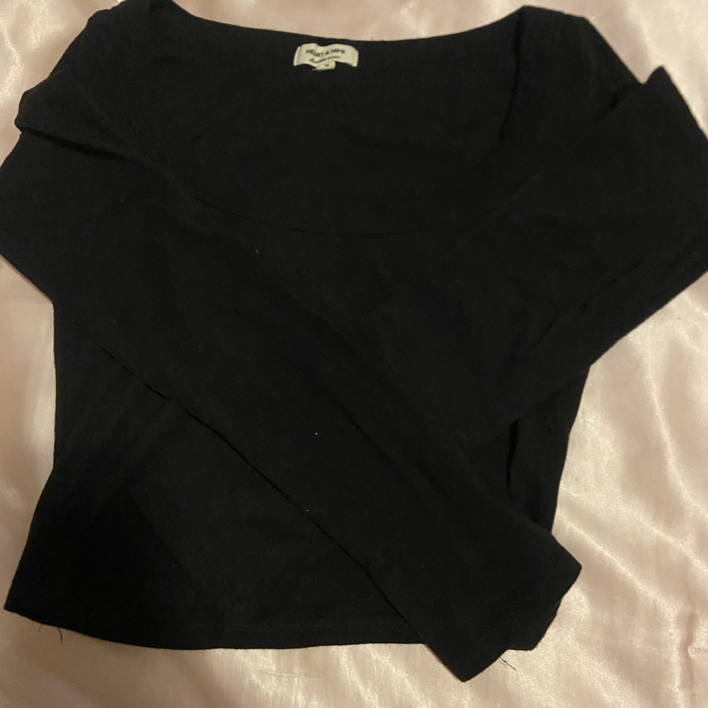 Hearts & Hips Women’s Black Long Sleeve Scoop Neck - Size M - Minimalist Basic